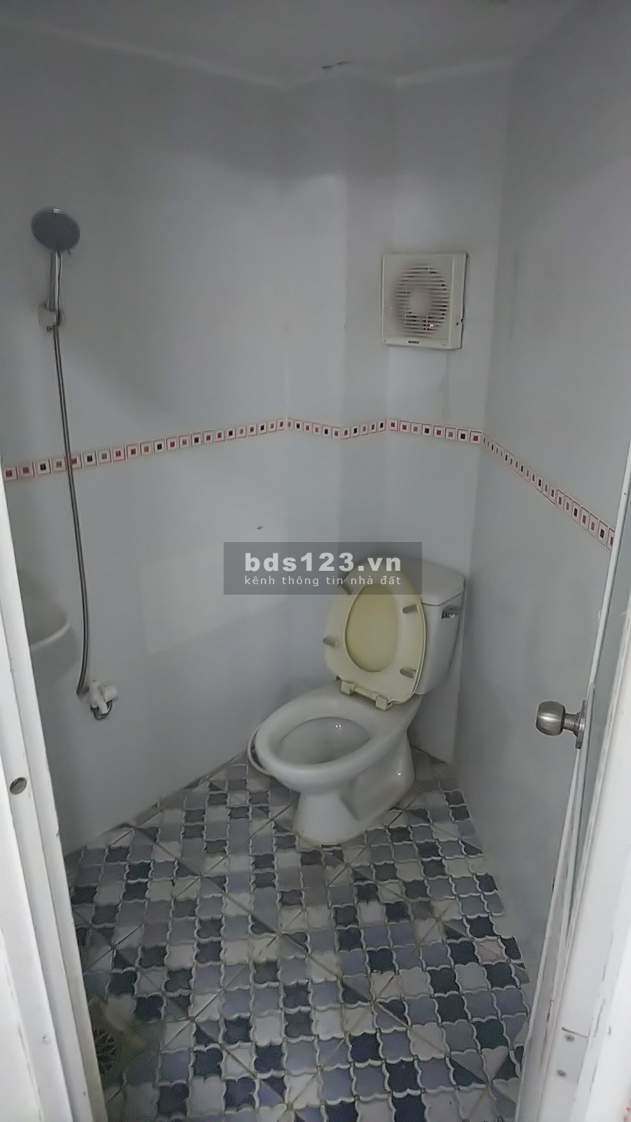 Bán nhà có sổ hồng hẻm 154 Âu Dương Lân P3, Quận 8 nhà mới vào ở ngay giá tốt