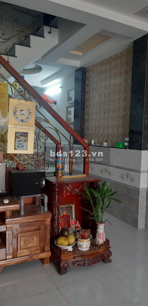 Chính chủ cần bán gấp nhà hẻm 5m đường Đình Nghi Xuân liên hệ 0915718879