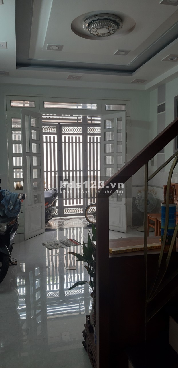 Chính chủ cần bán gấp nhà hẻm 5m đường Đình Nghi Xuân liên hệ 0915718879