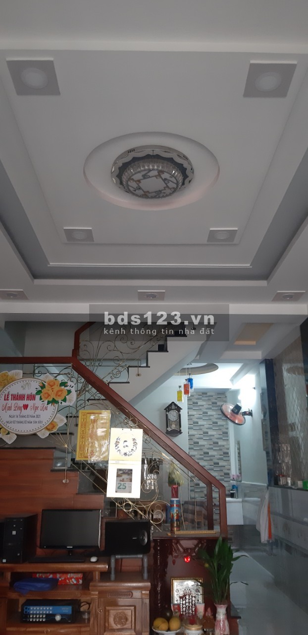 Chính chủ cần bán gấp nhà hẻm 5m đường Đình Nghi Xuân liên hệ 0915718879
