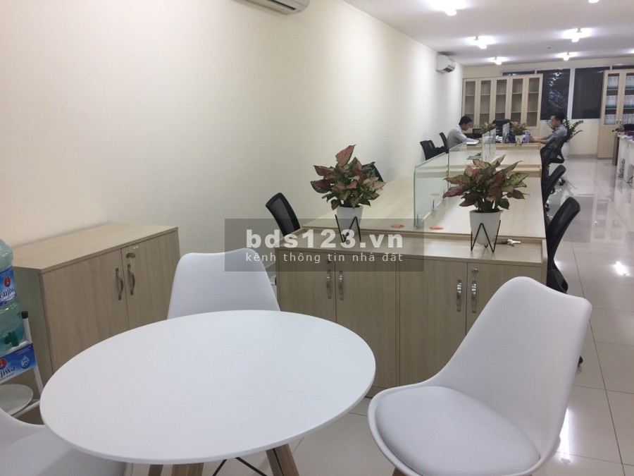 Khách sạn 4 sao cho thuê văn phòng diện tích 120m2, với giá ưu đãi, đầy đủ công năng