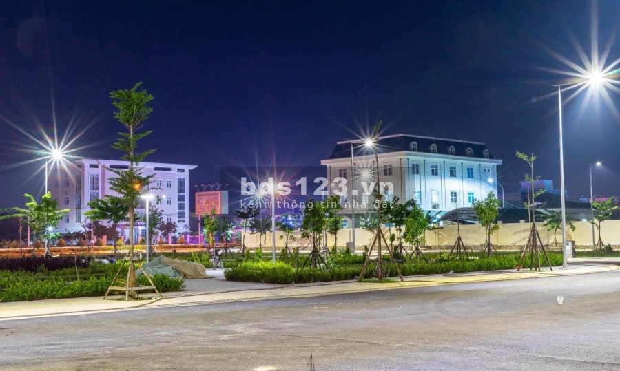 Chính chủ cần bán 1 lô shophouse, đối diện coopmart, hd bank, nhà hàng,đường 29m