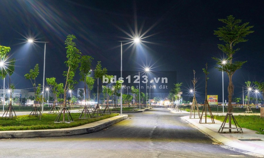 Chính chủ cần bán 1 lô shophouse, đối diện coopmart, hd bank, nhà hàng,đường 29m
