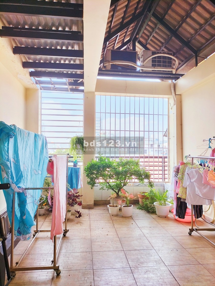 Bán nhà HXH 8M đường Hoàng Văn Thụ 42m2 5 tầng phường 8 Phú Nhuận