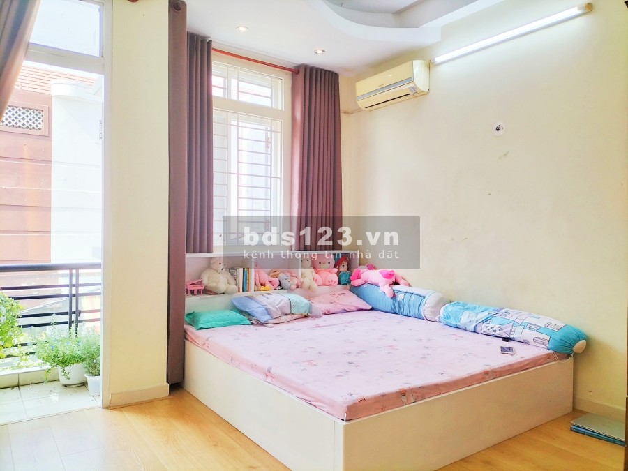 Bán nhà HXH 8M đường Hoàng Văn Thụ 42m2 5 tầng phường 8 Phú Nhuận