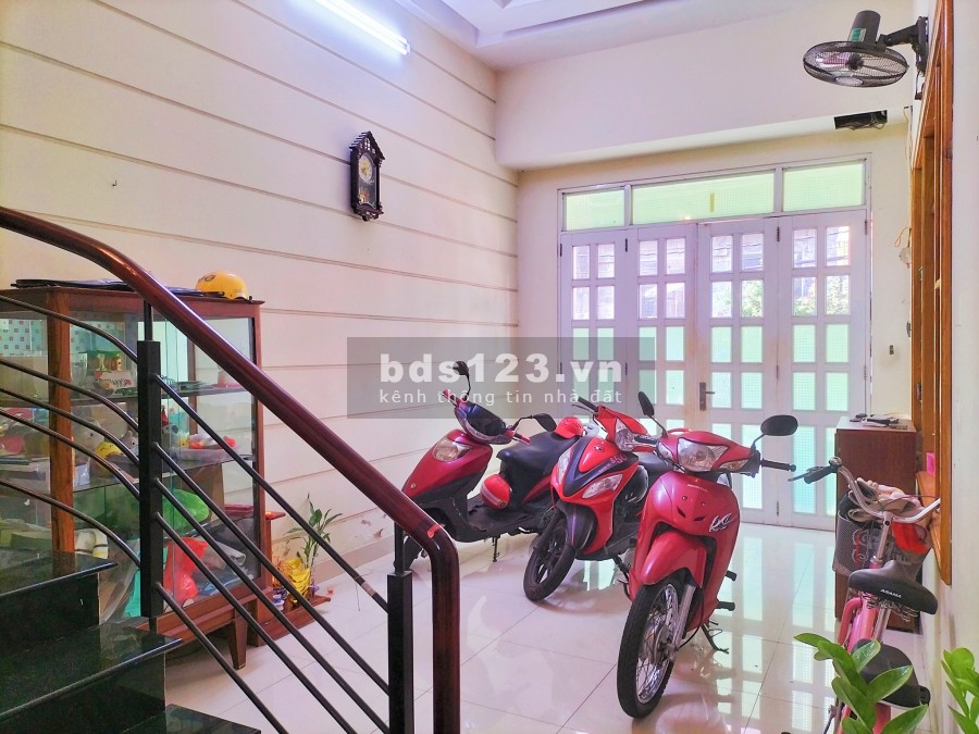 Bán nhà HXH 8M đường Hoàng Văn Thụ 42m2 5 tầng phường 8 Phú Nhuận