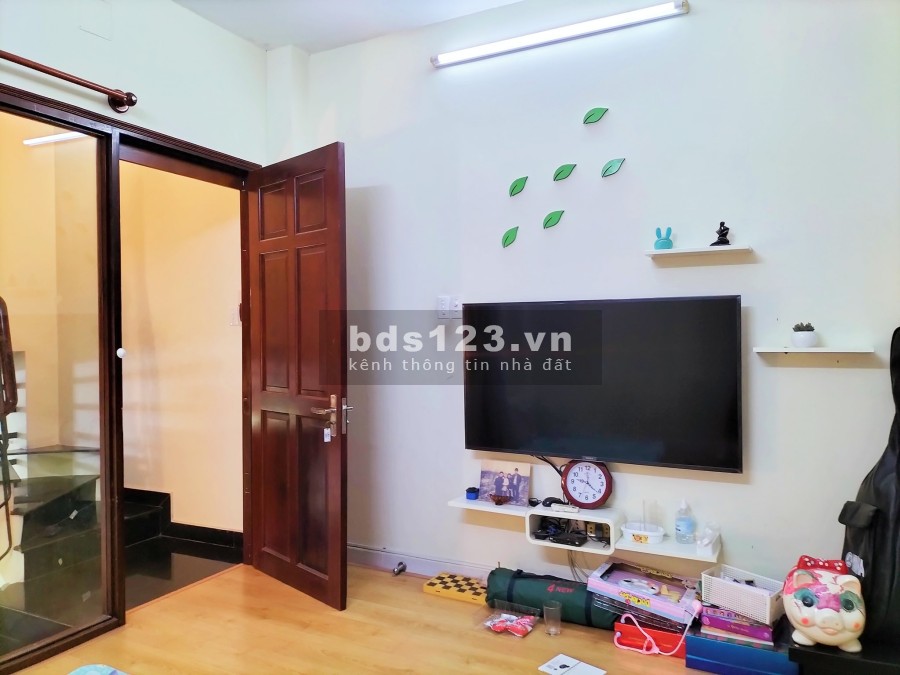 Bán nhà HXH 8M đường Hoàng Văn Thụ 42m2 5 tầng phường 8 Phú Nhuận