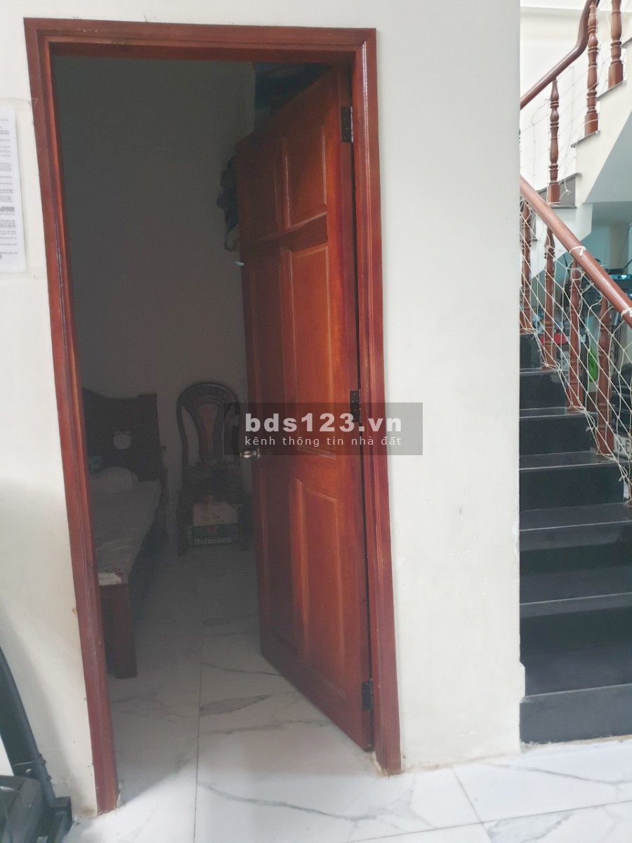 Cho thuê gấp nhà nguyên căn 1 lầu 3 pn 3 wc hẻm xe hơi gần ngã 4 Bà Điềm Phan Văn Hớn, 9 triệu/tháng