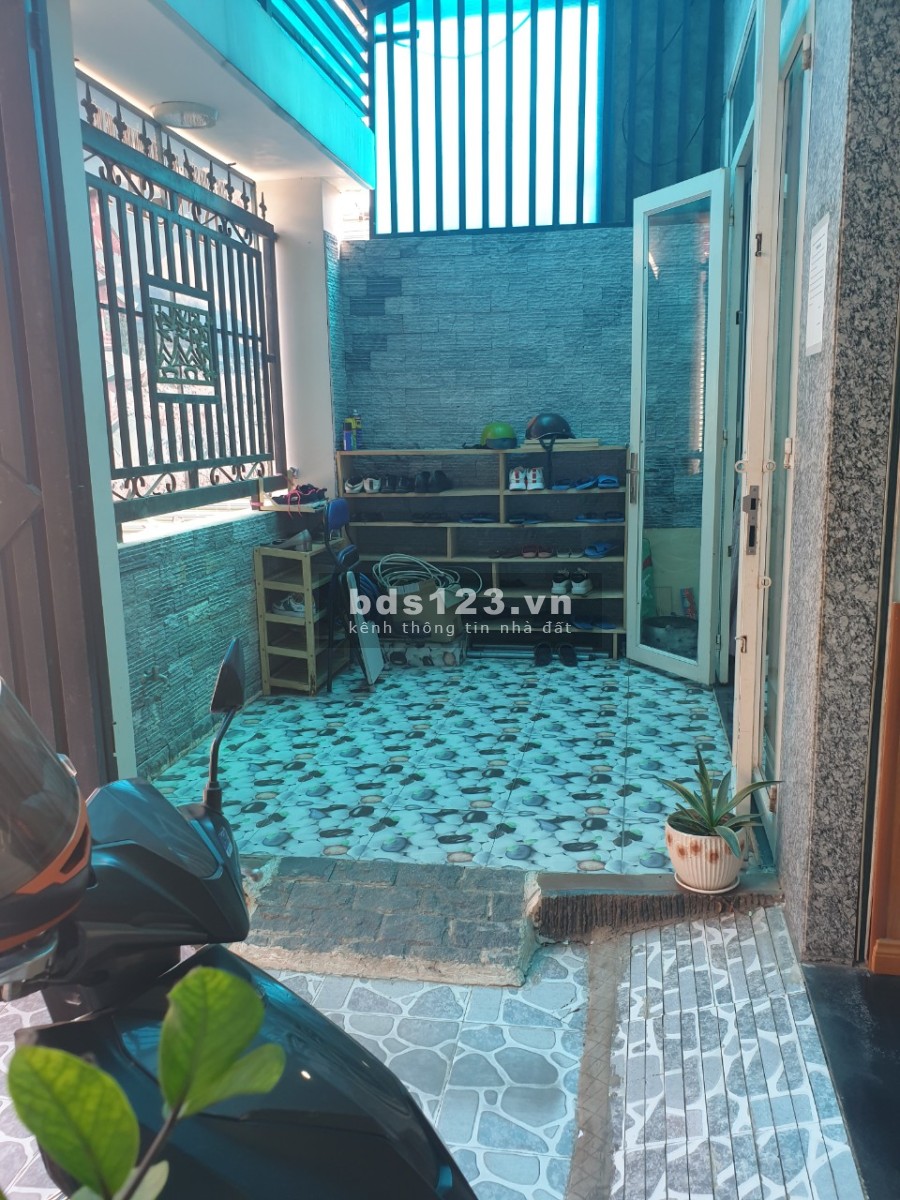 Chính chủ bán gấp nhà 1 lầu 2 pn dt 6*13,5m, ấp Tiền Lân 1 Phan Văn Hớn, ngã 4 Bà Điềm hẻm xe hơi