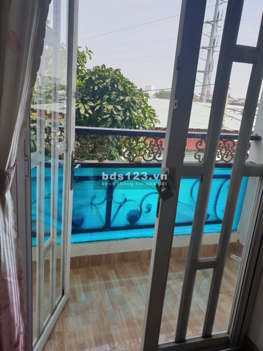 Chính chủ bán gấp nhà 1 lầu 2 pn dt 6*13,5m, ấp Tiền Lân 1 Phan Văn Hớn, ngã 4 Bà Điềm hẻm xe hơi