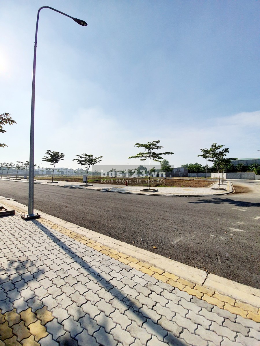 Bán đất giá đầu tư trung tâm thị xã Tân Uyên pháp lý rõ ràng, khu dân cư đông đúc