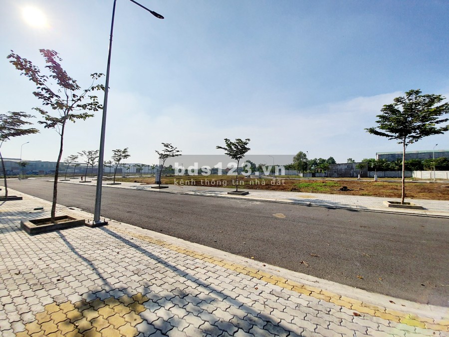 Bán đất giá đầu tư trung tâm thị xã Tân Uyên pháp lý rõ ràng, khu dân cư đông đúc