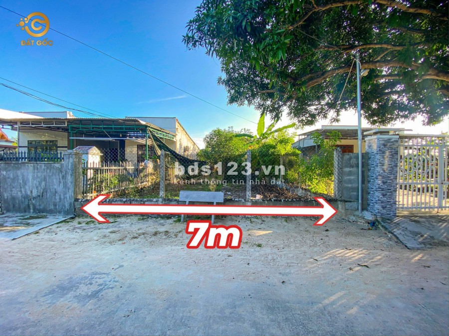 Cần bán nhanh lô đất dt 211.8m2, có 100m2 đất ở nằm ngay trung tâm Cam Hiệp Nam Cam Lâm