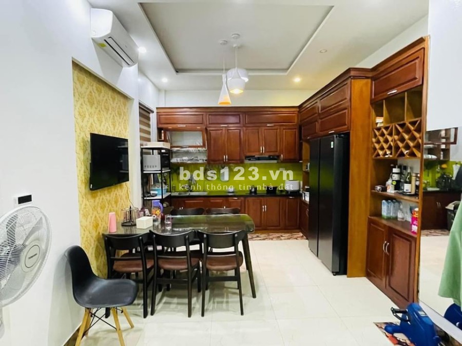 Bán nhà Mỹ Đình lô góc kinh doanh ô tô qua nhà sổ chính chủ, vào ở được ngay, giá tốt