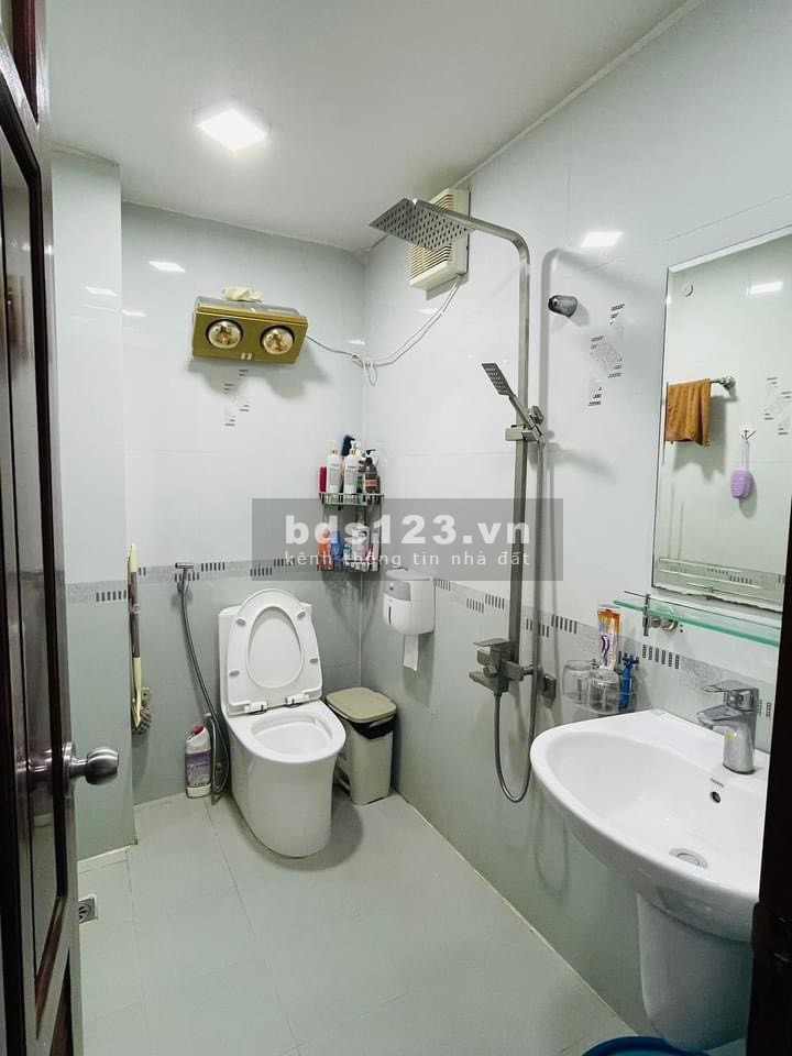 Bán nhà Mỹ Đình lô góc kinh doanh ô tô qua nhà sổ chính chủ, vào ở được ngay, giá tốt