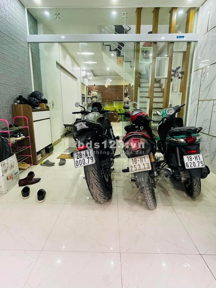 Bán nhà Mỹ Đình lô góc kinh doanh ô tô qua nhà sổ chính chủ, vào ở được ngay, giá tốt