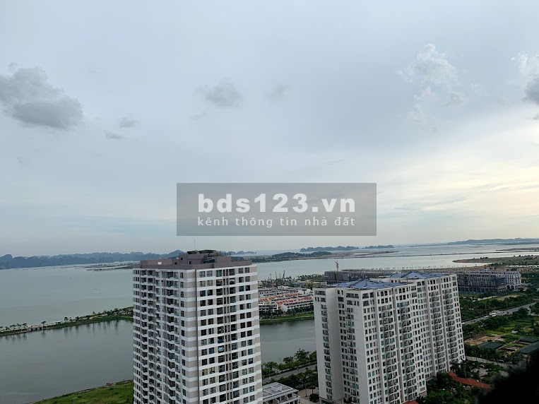 Bán căn hộ tại Green Bay Garden 1 khách, 1 ngủ lớn, dtsd 50m2 (thiết kế đc 2 ngủ 1 vệ sinh)