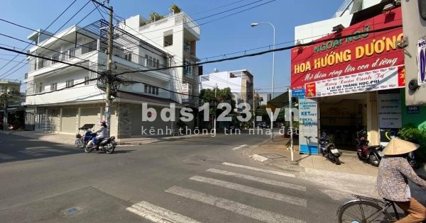 Bán nhà hai mặt tiền kinh doanh Trần Thủ Độ sát Nguyễn Sơn dtsd 150.6m2, C2 + C3