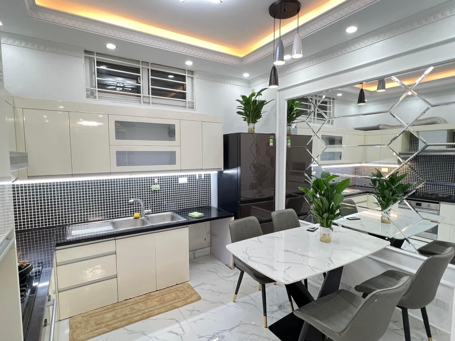 Phố Bạch Mai trung tâm Quận Hai Bà Trưng gần 30m2, giá bán 2.1 tỷ, liên hệ 0886888201