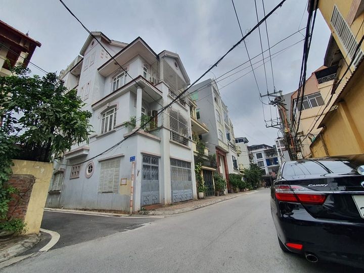 Bán nhà mặt chợ Tư Đình giá 11 tỷ, 65m2x6T mới tinh, có thang máy, kinh doanh cực đỉnh!!