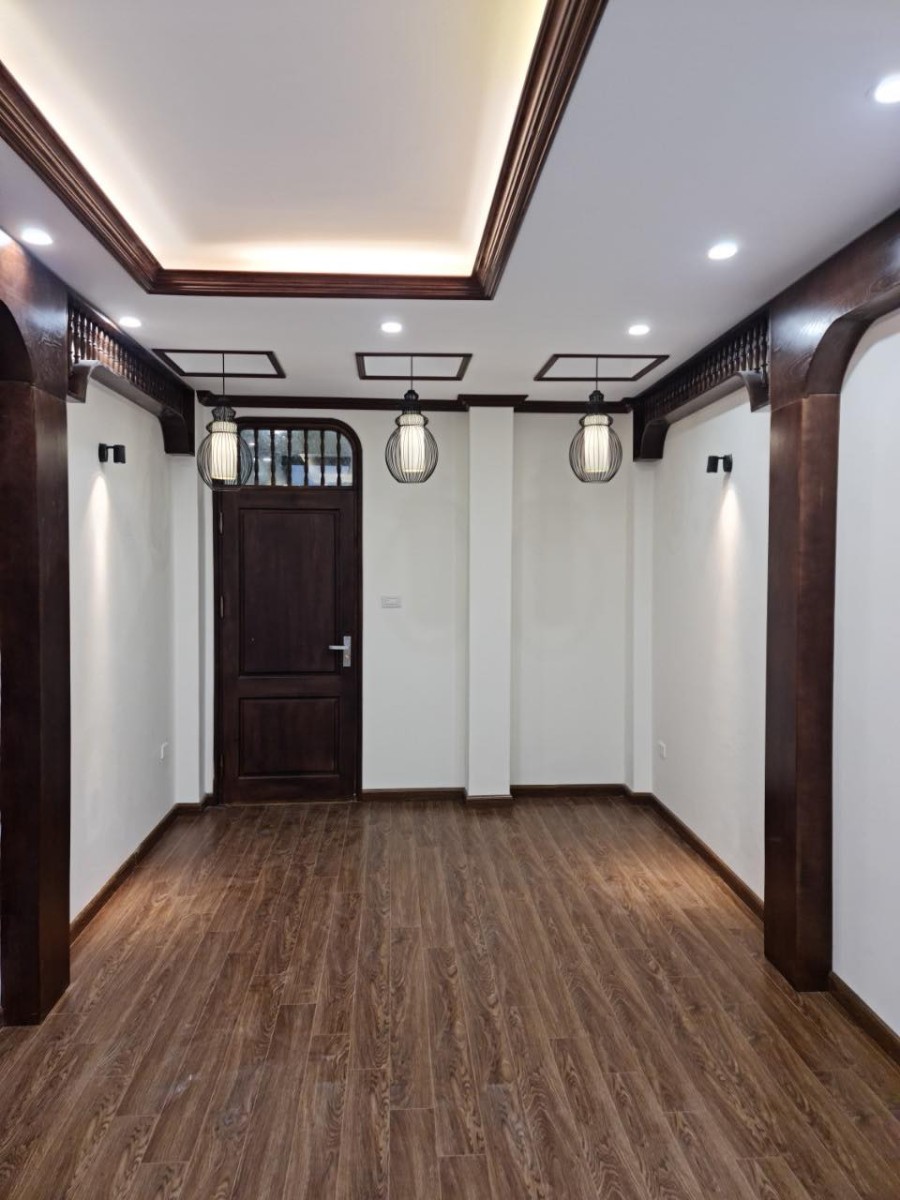 Cực phẩm có 102, Thụy Khuê, Tây Hồ, dtsd 40m2, 5 tầng, chưa đến 5 tỷ, dọn về ở luôn