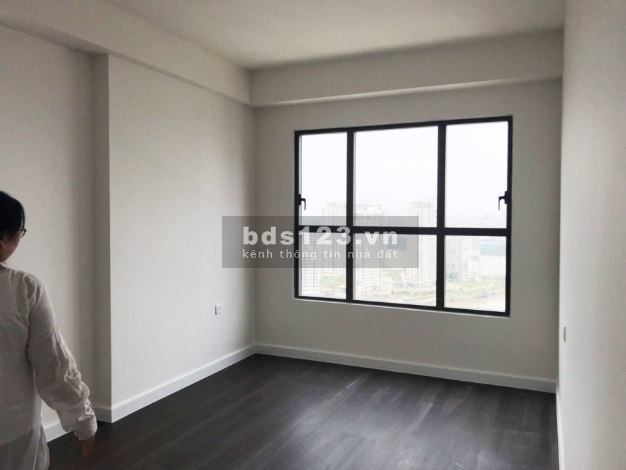 Bán căn hộ 3PN nội thất cơ bản, dtsd 109m2, tháp trung tâm giá 5.4 tỷ cam kết giá thật không ảo