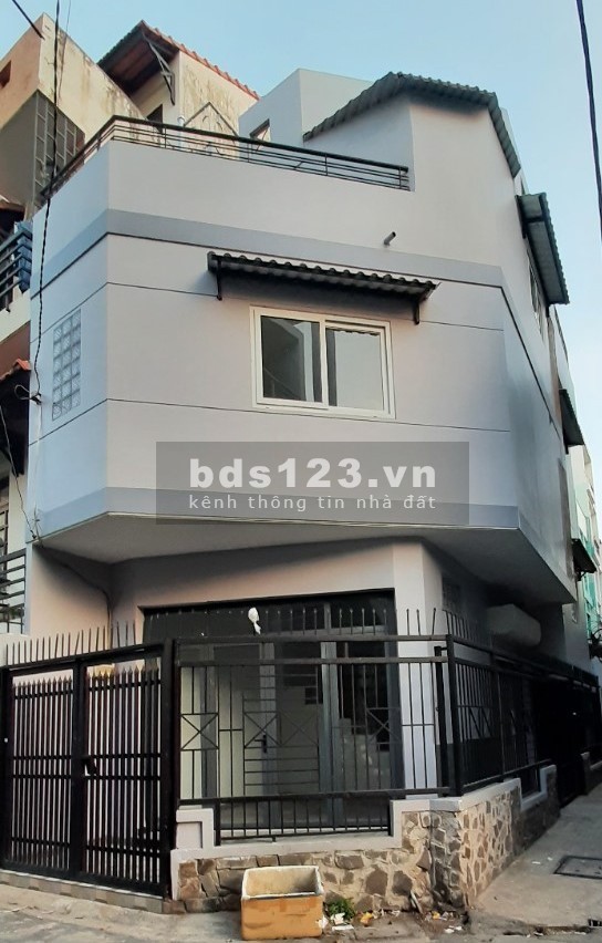 Hẻm Xe Tải 60m2, 4 tầng khu Vip Nhất Chi Mai giá chỉ nhỉnh hơn 6 tỷ quá rẻ.