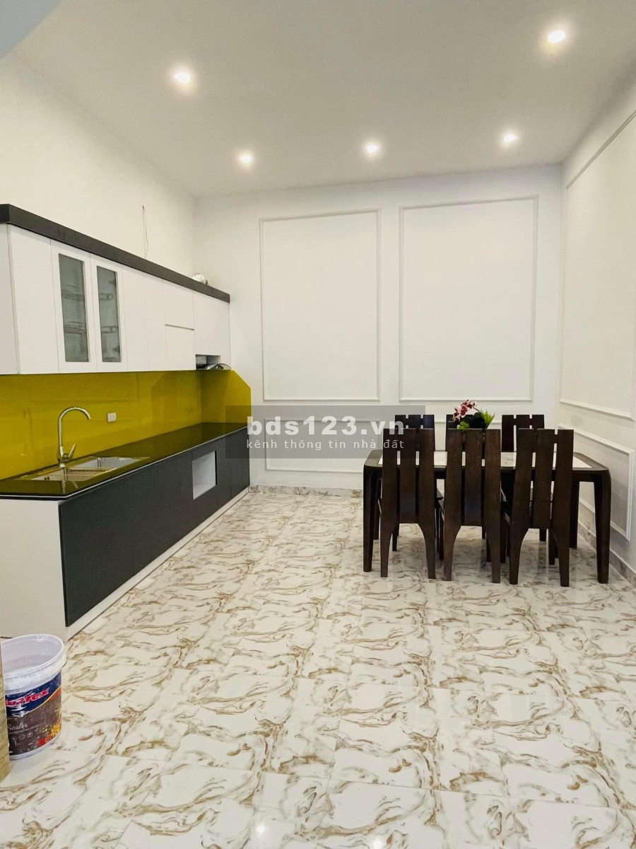 Bán nhà ngõ 75 Vĩnh Phúc, Ba Đình diện tích sử dụng 36m2 đúc 4 tầng kiên cố, giá bán 3.8 tỷ