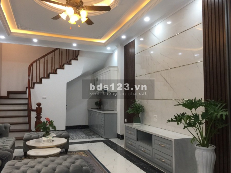 Nhà nới phố Đào Tấn, Liễu Giai, Ba Đình diện tích sử dụng 40m2 5 tầng đúc, giá bán 4.85 tỷ