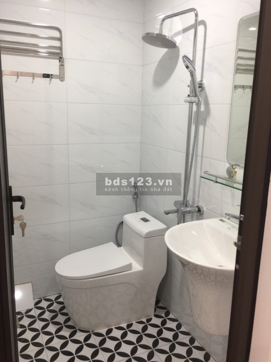 Nhà nới phố Đào Tấn, Liễu Giai, Ba Đình diện tích sử dụng 40m2 5 tầng đúc, giá bán 4.85 tỷ