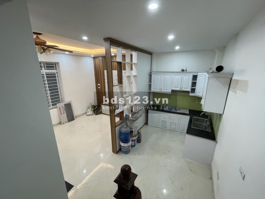 Nhà Căn Góc Phạm Văn Đồng, Bắc Từ Liêm, cách phố 30m dt 38m, 5 tầng giá bán 4.15 Tỷ