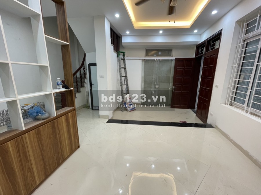 Nhà Căn Góc Phạm Văn Đồng, Bắc Từ Liêm, cách phố 30m dt 38m, 5 tầng giá bán 4.15 Tỷ