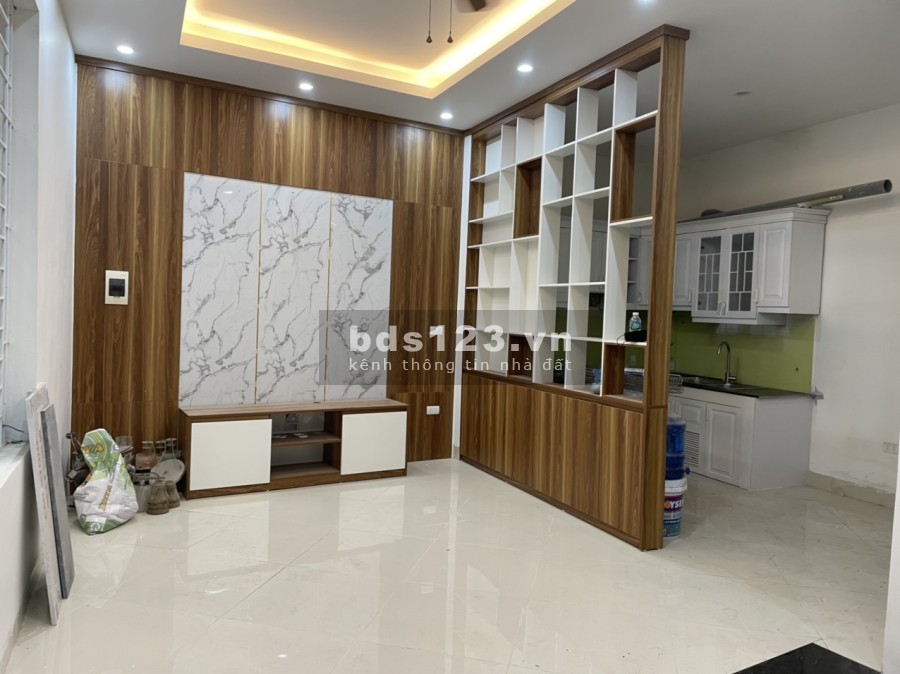 Nhà Căn Góc Phạm Văn Đồng, Bắc Từ Liêm, cách phố 30m dt 38m, 5 tầng giá bán 4.15 Tỷ