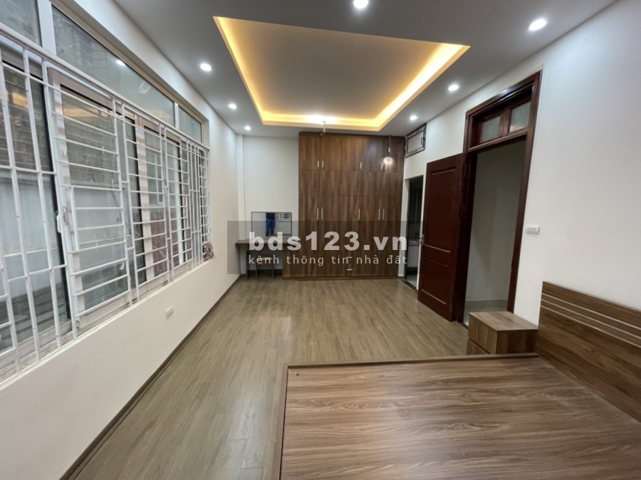 Nhà Căn Góc Phạm Văn Đồng, Bắc Từ Liêm, cách phố 30m dt 38m, 5 tầng giá bán 4.15 Tỷ
