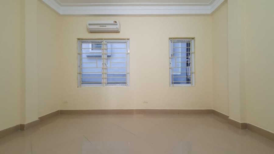 Hoàng Mai 5 tầng mặt tiền 4,4 m2, ngõ ô tô chạy, sổ đỏ chính chủ, giá bán 3,85 tỷ LH A Bình