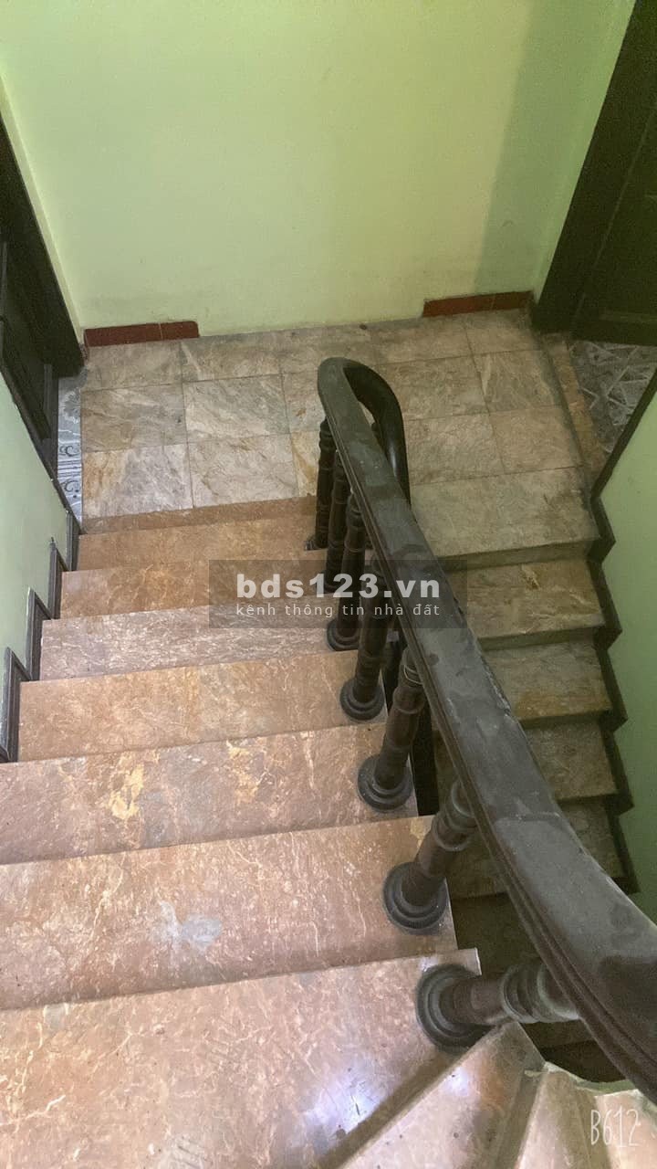 Bán nhà riêng tại Phố Vĩnh Phúc giá bán 7.5 tỷ, liên hệ 0857570705 đúc 4 tầng kiên cố, sổ đẹp