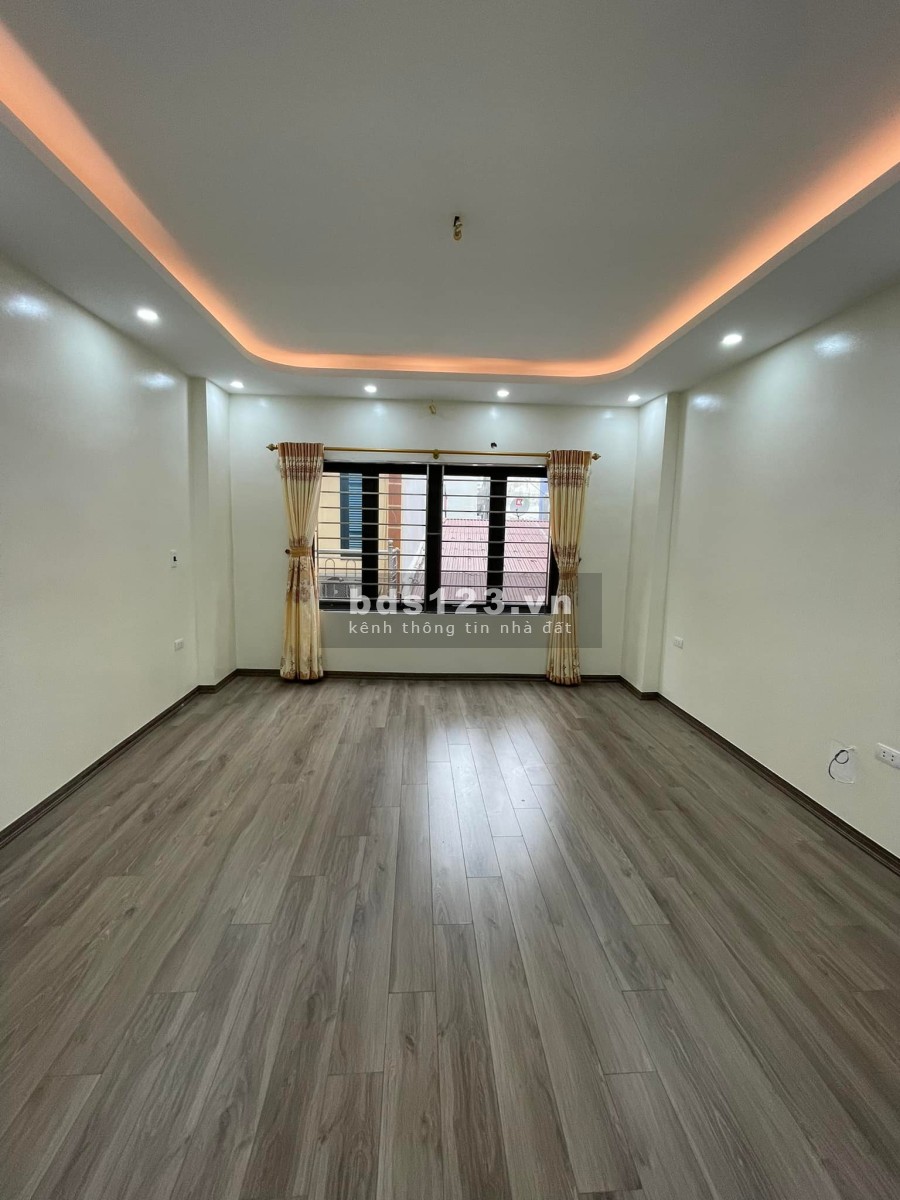Bán nhà Trần Thái Tông, Cầu giấy, lô góc kinh doanh đỉnh, dtsd 42m2 5 tầng, giá chỉ 4 tỷ
