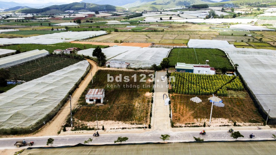 Bán đất nền trung tâm xã Kado Đơn Dương, sổ hồng riêng bao 80m2 thổ cư giá chỉ 666 triệu