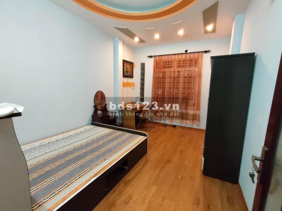 Bán nhà Trương Định diện tích sử dụng 41m2 4 tầng giá 3.5 Tỷ sổ đỏ chính chủ, ngõ đẹp