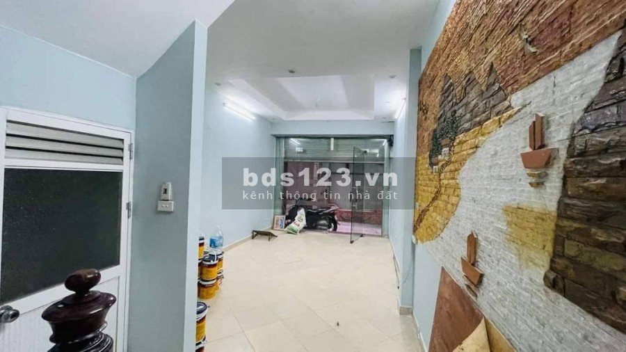 Bán nhà đẹp Lạc Long Quân, ô tô đỗ cửa diện tích sử dụng 35m2 giá bán nhỉnh 4 tỷ