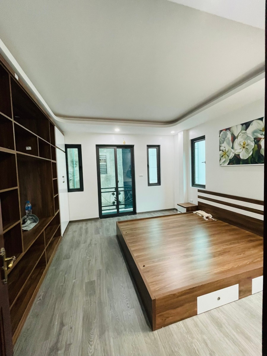 Bán nhà nguyên căn diện tích sử dụng 42m2 5 tầng Phú Diễn 4 tỷ ô tô, KD, 0961265703