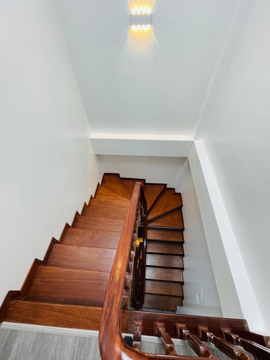 Bán nhà nguyên căn diện tích sử dụng 42m2 5 tầng Phú Diễn 4 tỷ ô tô, KD, 0961265703
