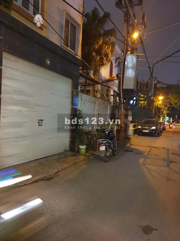 Bán nhà riêng phân lô Trần Quốc Hoàn, giá 12 tỷ, đúc 5 tầng kiên cố, mặt tiền 4.1m, sổ sẵn