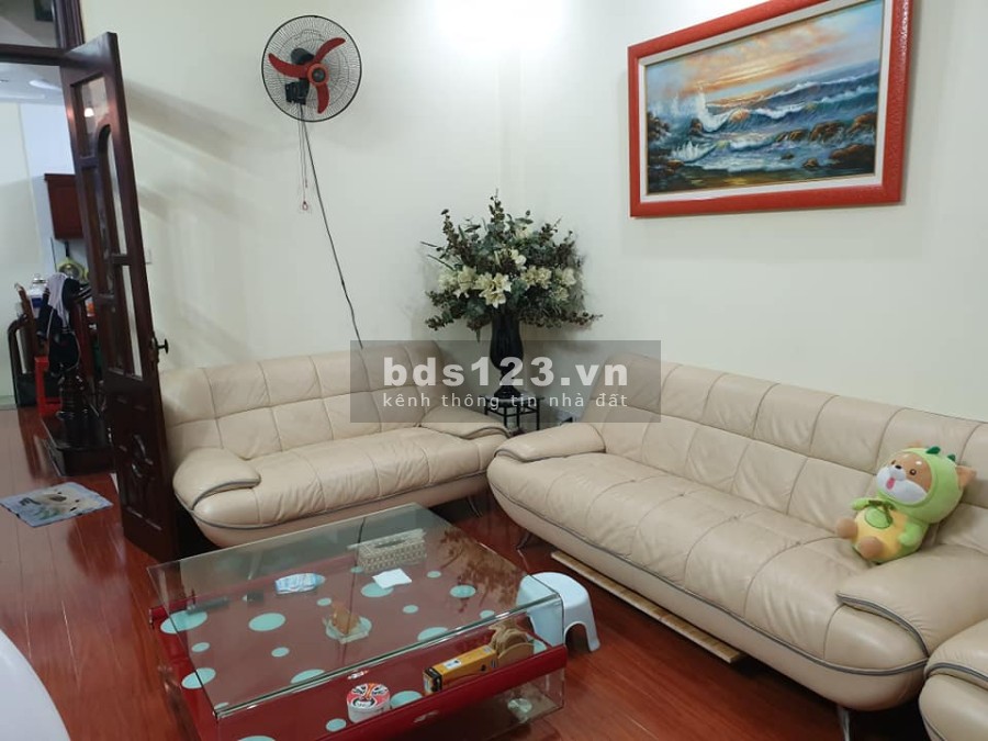 Bán nhà riêng phân lô Trần Quốc Hoàn, giá 12 tỷ, đúc 5 tầng kiên cố, mặt tiền 4.1m, sổ sẵn