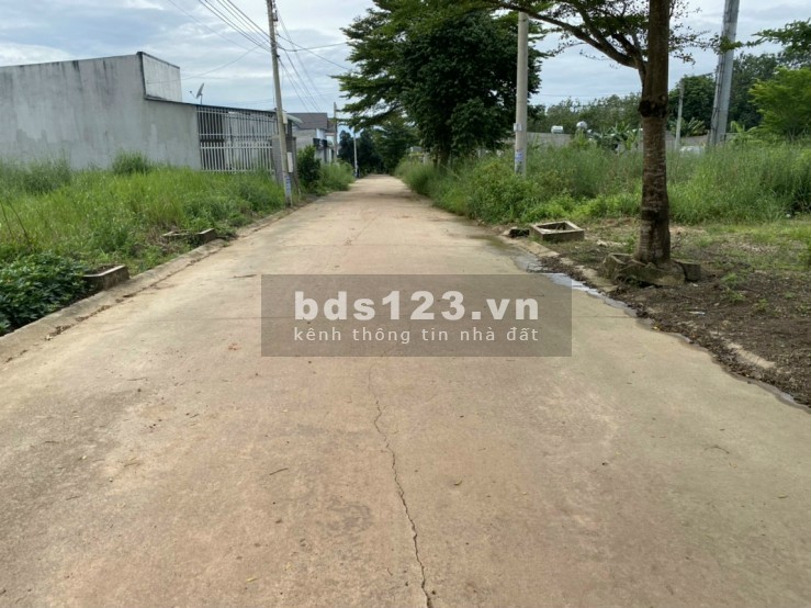 Chuyển nhà tôi chính chủ cần bán gấp căn trọ và lô đất 300m ngay chợ kinh doanh buôn bán
