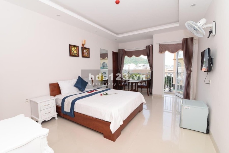 Bán gấp nhà nghỉ đường Phó Đức Chính P.Thắng Tam. Khu Bãi Sau.