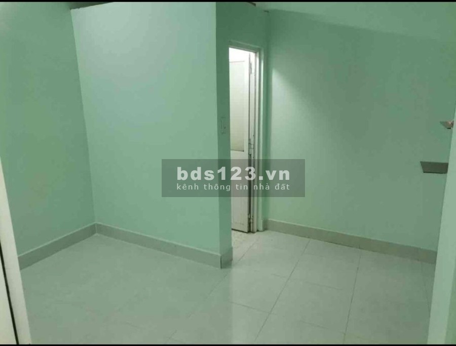 Nhà 1 Trệt + 1 Lầu hẻm xe tải đường Lê Văn Lương giá 11 triệu/tháng, khu dân cư đông đúc
