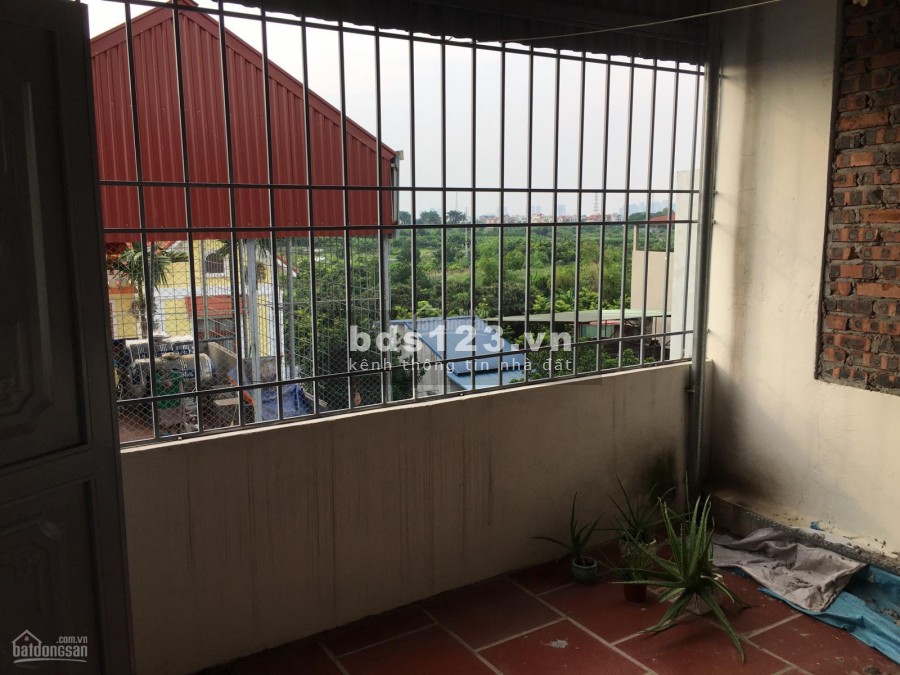 Nhà mặt ngõ, diện tích sử dụng 36m2, đúc 4 tầng, 5 ngủ, 3 nhà vệ sinh, 2 mặt thoáng