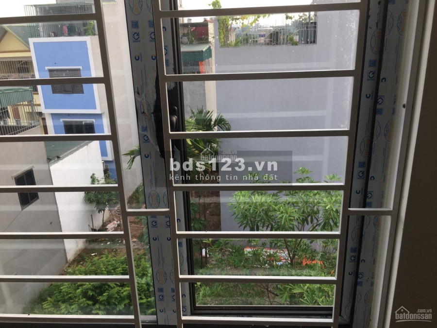 Nhà mặt ngõ, diện tích sử dụng 36m2, đúc 4 tầng, 5 ngủ, 3 nhà vệ sinh, 2 mặt thoáng