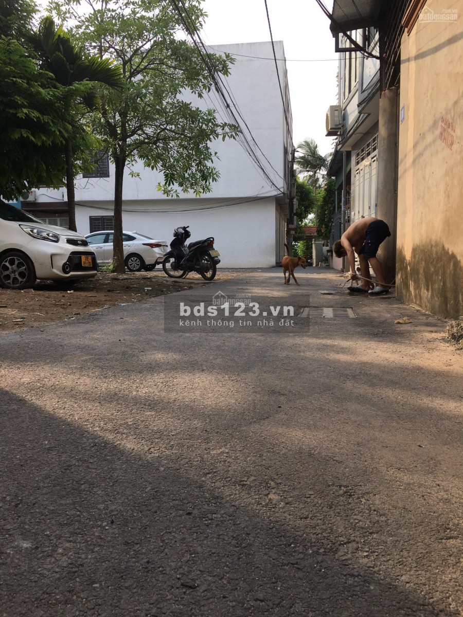 Nhà mặt ngõ, diện tích sử dụng 36m2, đúc 4 tầng, 5 ngủ, 3 nhà vệ sinh, 2 mặt thoáng